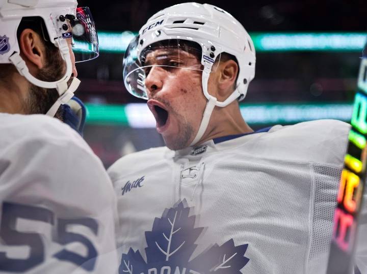 Maple Leafs beat Panthers to move out of last place