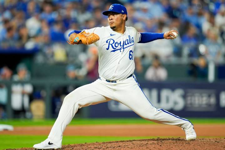 Milwaukee recibe en cambio a Ángel Zerpa para reforzar su bullpen