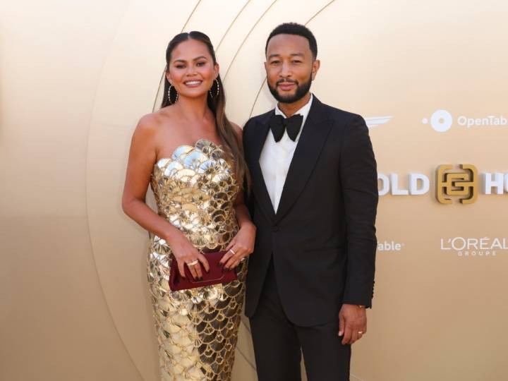 Chrissy Teigen Daughter Luna Presents Homemade ‘Courage Award’ to Mom in a Gut