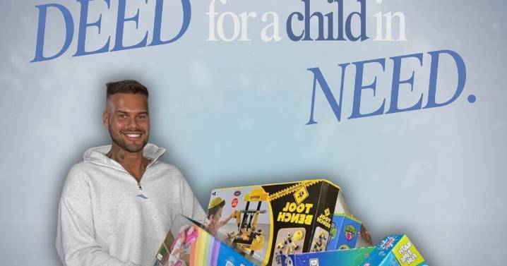 North East man raises 95% of his target to buy Christmas presents for local children in need