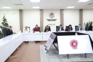 Integrantes de la Comisión de Finanzas del Congreso aprueban paquete fiscal 2026.