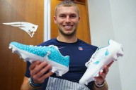 Former Monroe star supports local foundation with NFL cleats