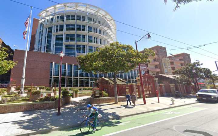 Social worker dies after being stabbed at San Francisco hospital