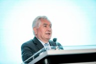 Exministro Paris inaugura ExpoSalud 2025 con mensaje a los presidenciables: “En salud tiene que haber unidad”