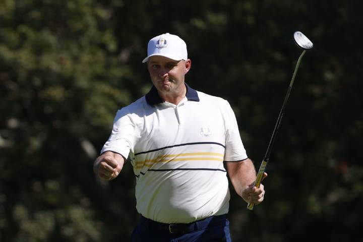 Deadspin | Sepp Straka (64) surges into Hero lead; Scottie Scheffler 1 back