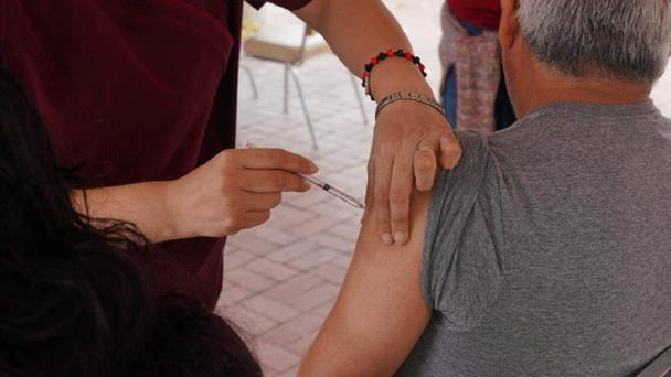 Exhortan a la población vacunarse contra gripe