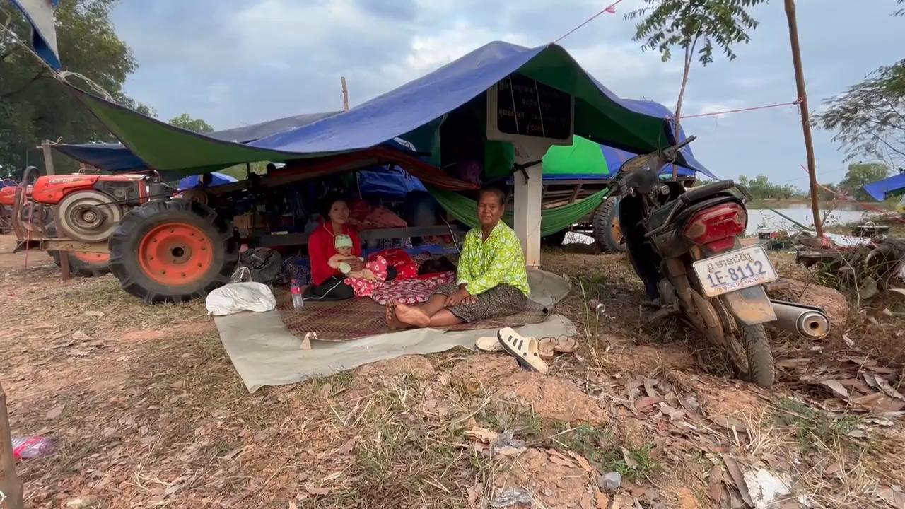 Cambodians seek shelter at borders camps amid renewed fighting with Thailand