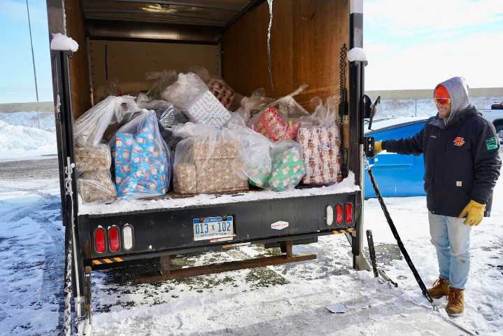 Michigan gym raising $30K for children’s winter gear, holiday gifts