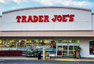 5 artículos lujosos que no querrás perderte en Trader Joe’s en diciembre