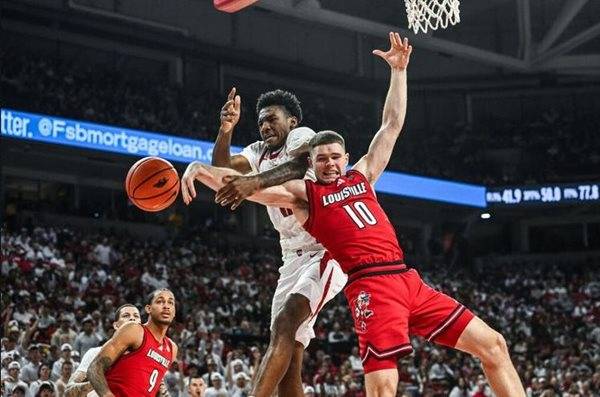 Cards get out-toughed from the start, suffer first loss as Arkansas rolls
