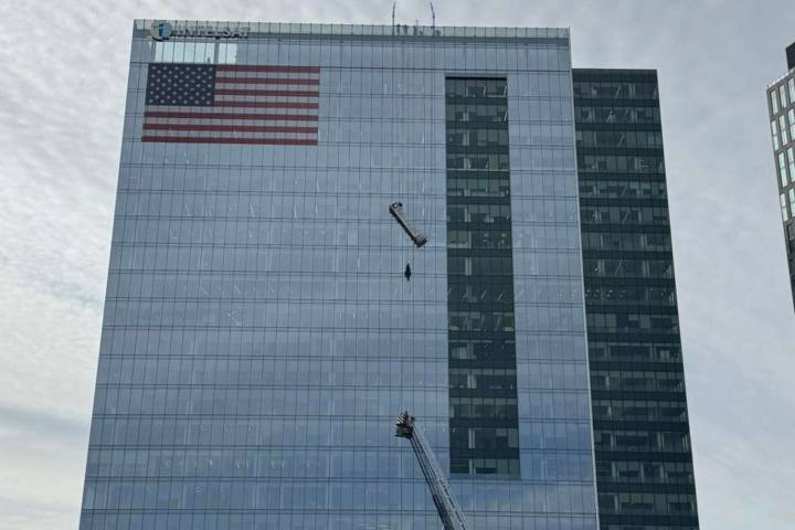 Window Washers Rescued After Scaffolding Malfunctions at High