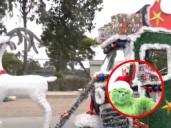 Con Grinch incluido: así es la "MotoNoel" que se ha convertido en la sensación navideña en VES