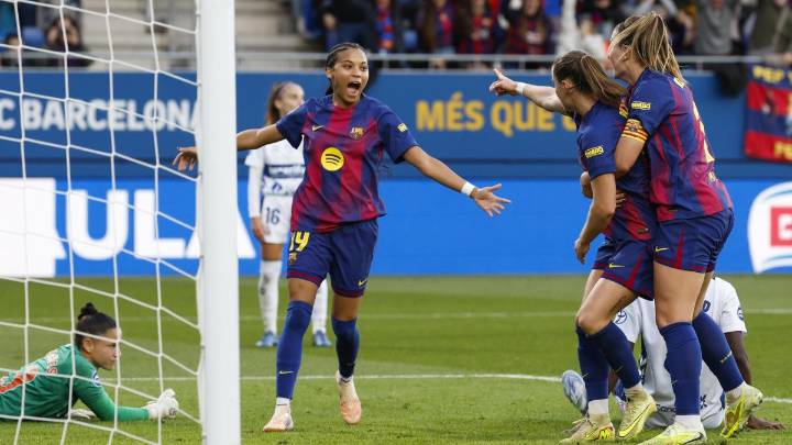 Pajor desatasca a un Barça espeso