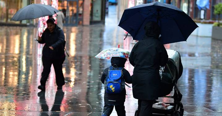 Met Office says 'bright and dry start' in Liverpool