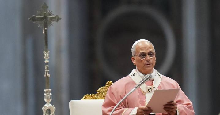 El papa critica el hacinamiento en cárceles durante misa especial para reclusos, guardias y familias