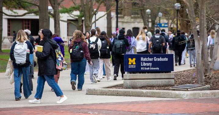 Trump cierra acuerdo sobre pago ilegal de préstamos estudiantiles bajo administración Biden