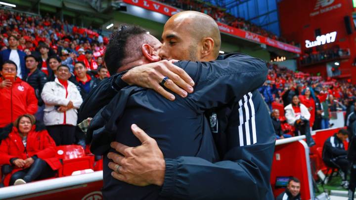 Guido Pizarro inaugura su “club”