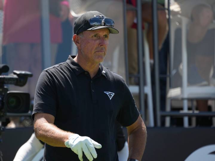 Phil Mickelson responds to mayor who spoke Somali by ripping page from Trump’s playbook