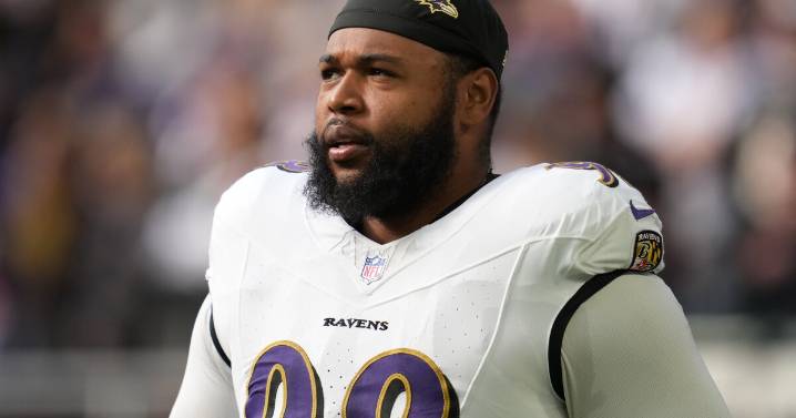 Ravens agree on three-year extension with DT Travis Jones