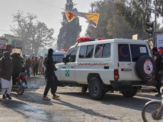 Los talibanes obligan a un niño de 13 años a ejecutar al asesino de sus familiares
