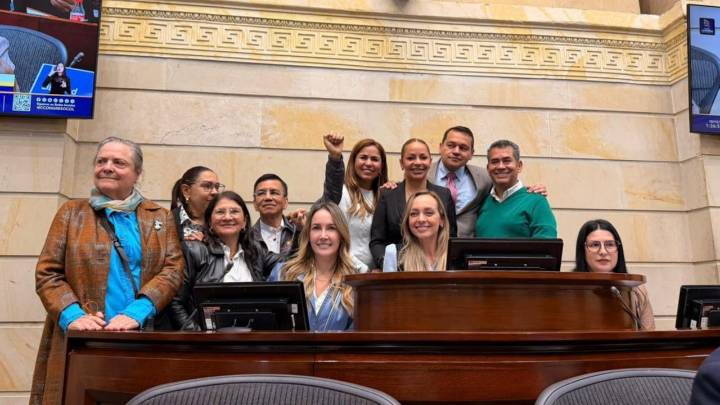 Mesada 14 para maestros aprobada en Senado: así sería el avance clave