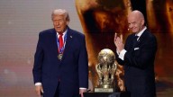 Donald Trump recibe el premio FIFA de la Paz y se rinde a España en el sorteo del Mundial: "Amo el país"