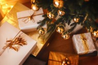 5 Ways To End Gift Anxiety This Christmas, According to a Psychiatrist
