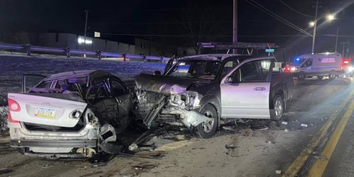 Police sergeant, two others injured in central Iowa crash