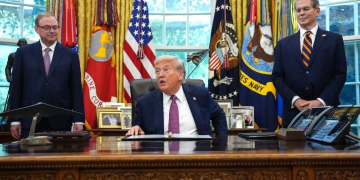 Tariffs and the $38 trillion national debt: Kevin Hassett sees ‘big reductions’ in deficit while Scott Bessent sees a ‘shrinking ice cube’