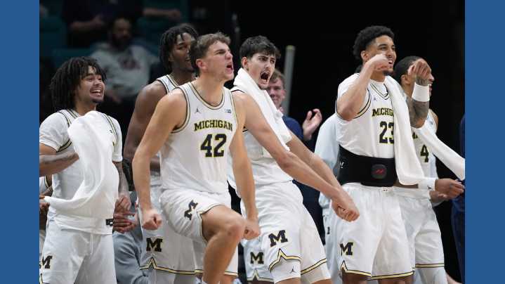 Michigan up to No. 3 in AP Top 25 men's basketball poll, Michigan State and Iowa State into top 10