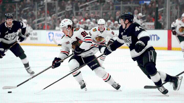 Bedard scores again, Blackhawks hold off Kings in 1st of 2