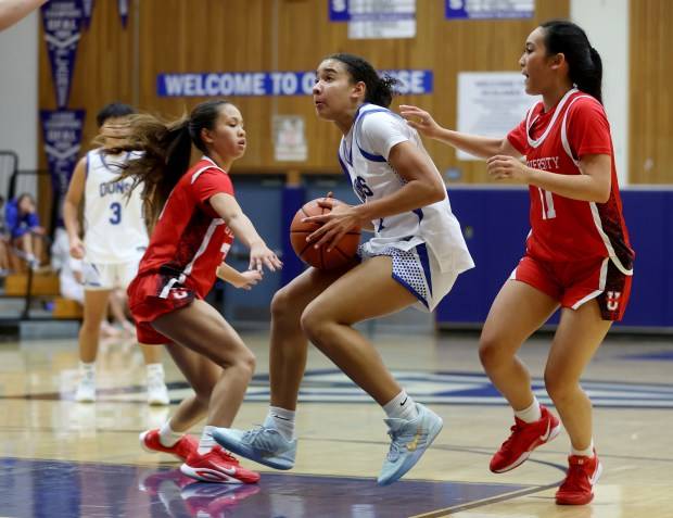 Prep roundup: Acalanes girls crush University, Bellarmine outduels Monte Vista