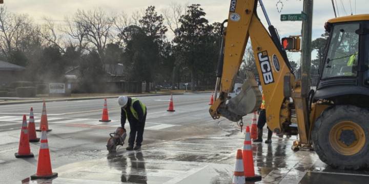 Drivers rerouted after water main break at Jacksonville intersection