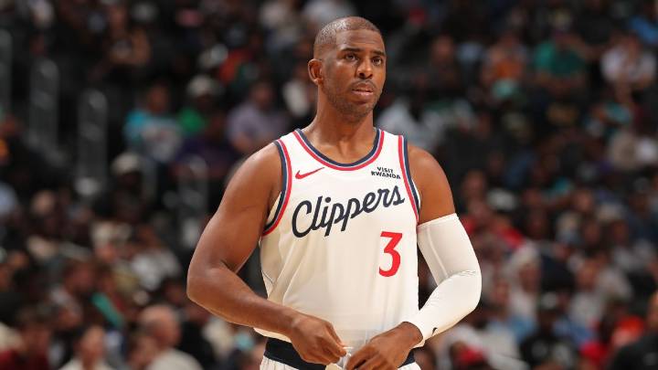 Clippers send CP3 home from road trip, say he's no longer on team