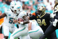 Deadspin | De’Von Achane leads the Dolphins' attack as they hold off Saints