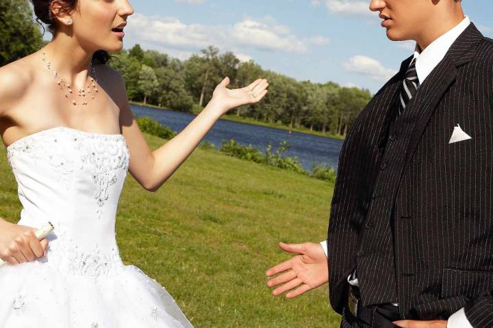 Bride Is Furious After Groom Reveals 'Big Discount' on Wedding Venue