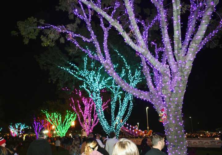 Surprise holiday light show bigger than ever