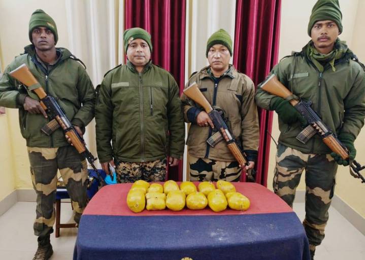 BSF foils smuggling bid, seizes 6.6 kg heroin in Amritsar sector