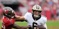 Saints shock Buccaneers in Tampa, 24