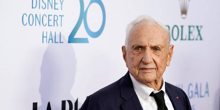 Frank Gehry, star architect behind pop-art masterpieces dotting the globe, dies at 96