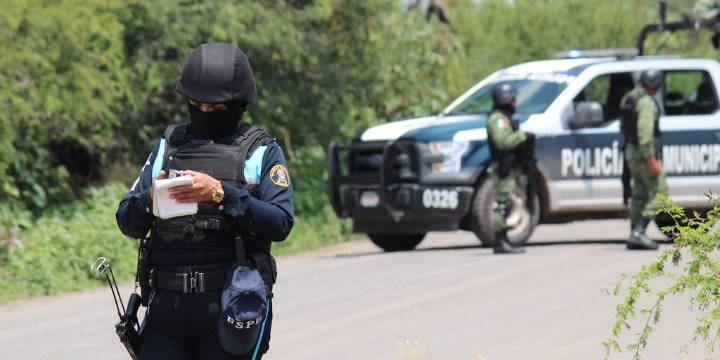 Violencia en pueblo de Guerrero: detonaciones al amanecer, civiles armados y escuelas vacías