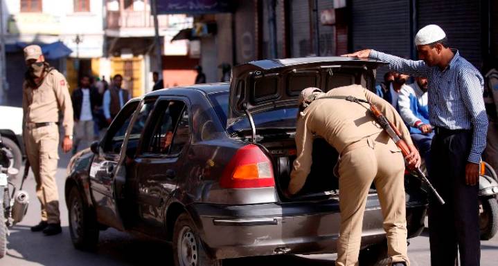 Kashmir Police Crack Down on Vehicles Without Proper Ownership