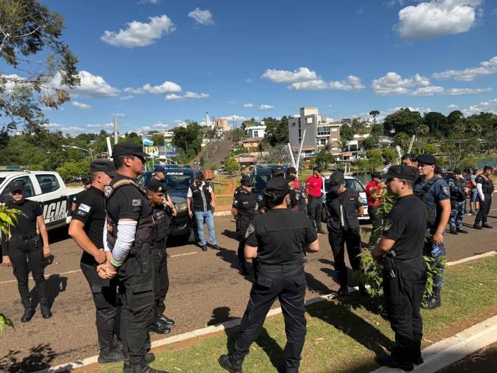 Intensa búsqueda en la frontera de seis delincuentes que escaparon de la comisaría de Irigoyen