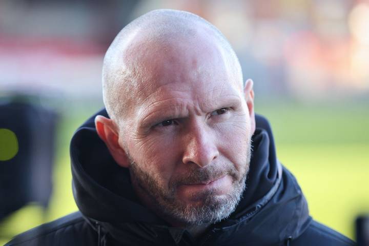 Michael Appleton's pre-match thoughts ahead of tough trip to League Two leaders Walsall