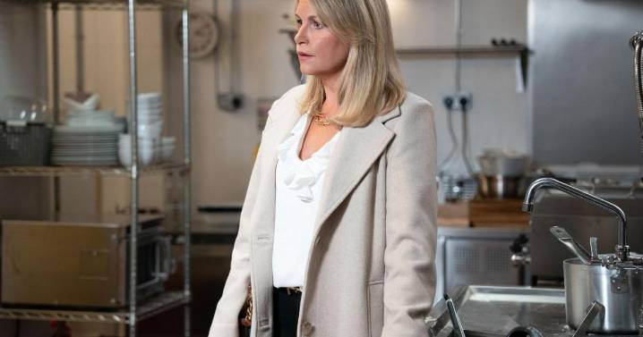 EastEnders' Sam rushed to hospital after fight in early iPlayer release