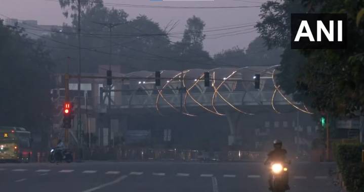 Delhi’s air quality remains in ‘very poor’ category, AQI recorded at 318