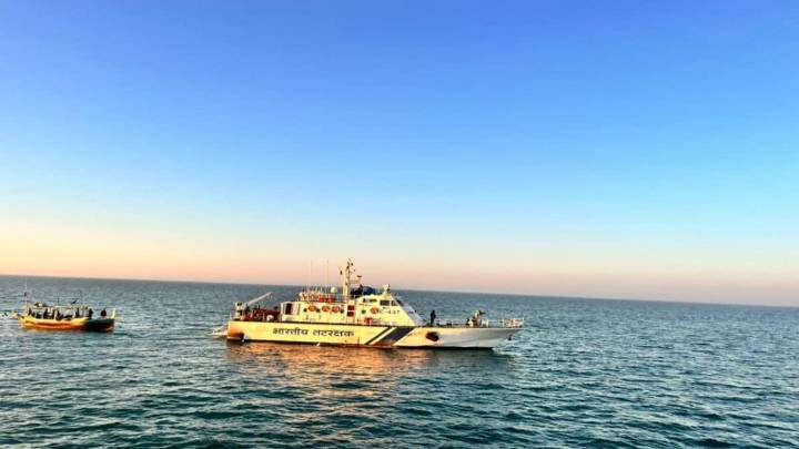 11 Pakistani Fishermen Held for Illegally Entering Indian Waters India News