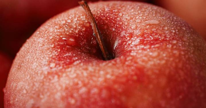 Nutritionist says avoid apples with these stickers on