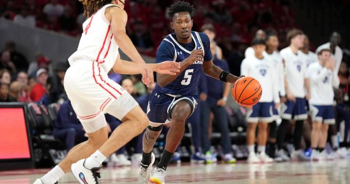 No. 7 Houston gets balanced offense in 99-57 win over New Orleans