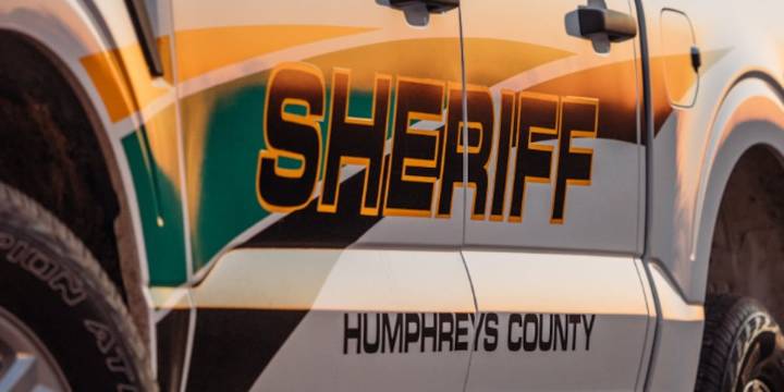 Man reportedly grabs, shoves Santa during Humphreys County Christmas parade, affidavit says